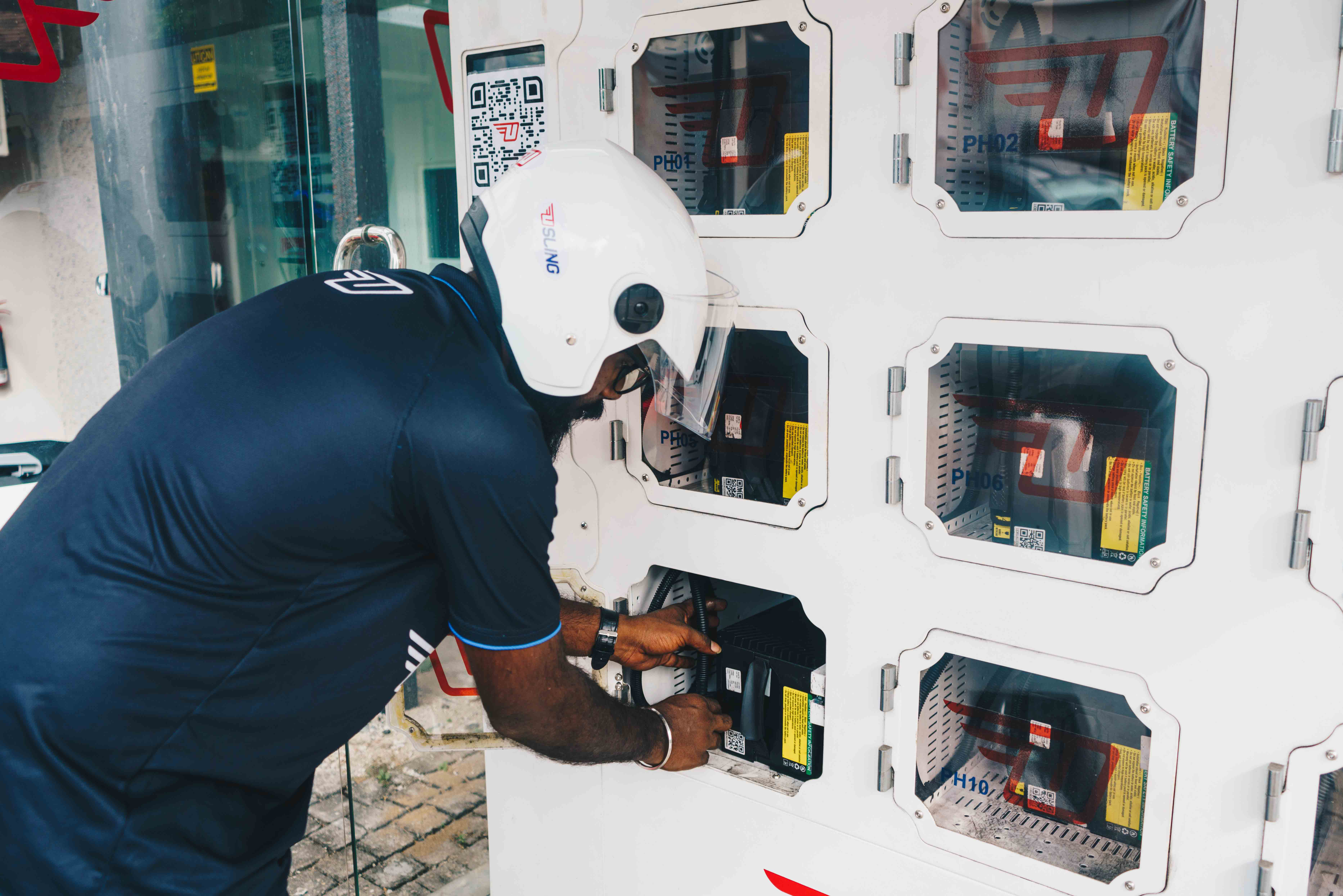 Battery swapping station